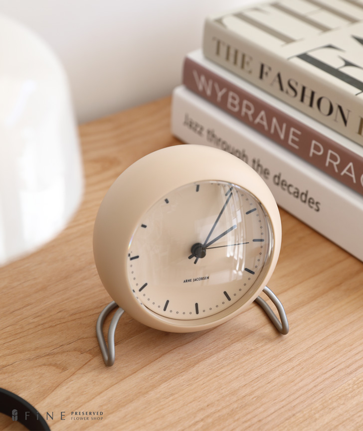 テーブルクロック ベージュギフト プレゼント 時計 置き時計 ヤコブセン 北欧 インテリア 新築祝い
