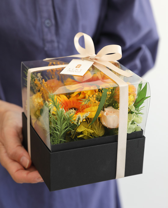 プリザーブドフラワー ギフト プレゼント 女性 記念日 ローズ インテリア ディスプレイ 誕生日 結婚祝い アレンジメント